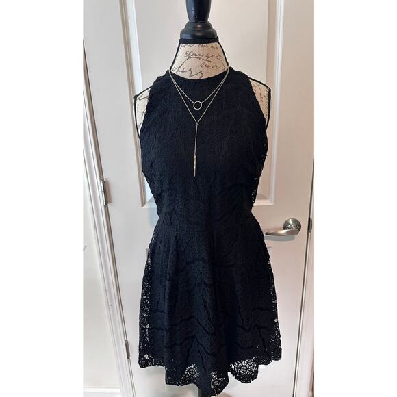 Mossimo Juniors sz L (W sz M) Black Lace Fit & Flare Sheath Dress Wedding Guest - Picture 1 of 8